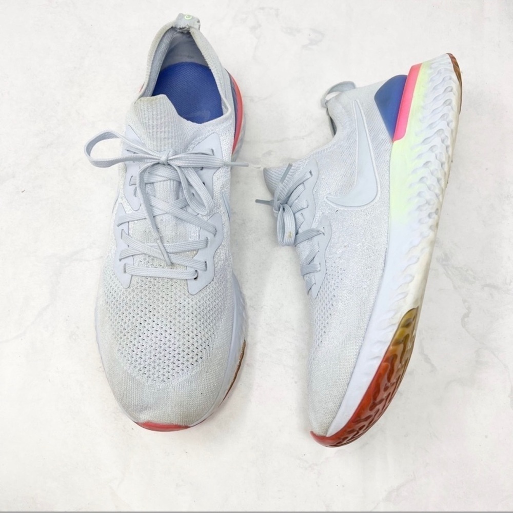 Nike Men's Sneakers in Light Gray and Blue with Accents
